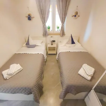 Апартаменти Luxury Two Bedroom-apartman By The *