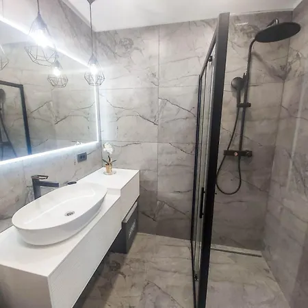 Luxury Two Bedroom-apartman By The Apartment