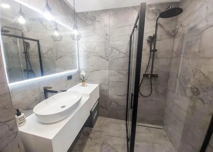 Luxury Two Bedroom-apartman By The Apartment